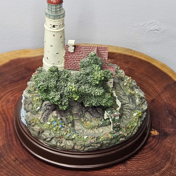 1999 Thomas Kinkade "Beacon of Hope" Seaside Memories Lighted Lighthouse Figure - Picture 6 of 9
